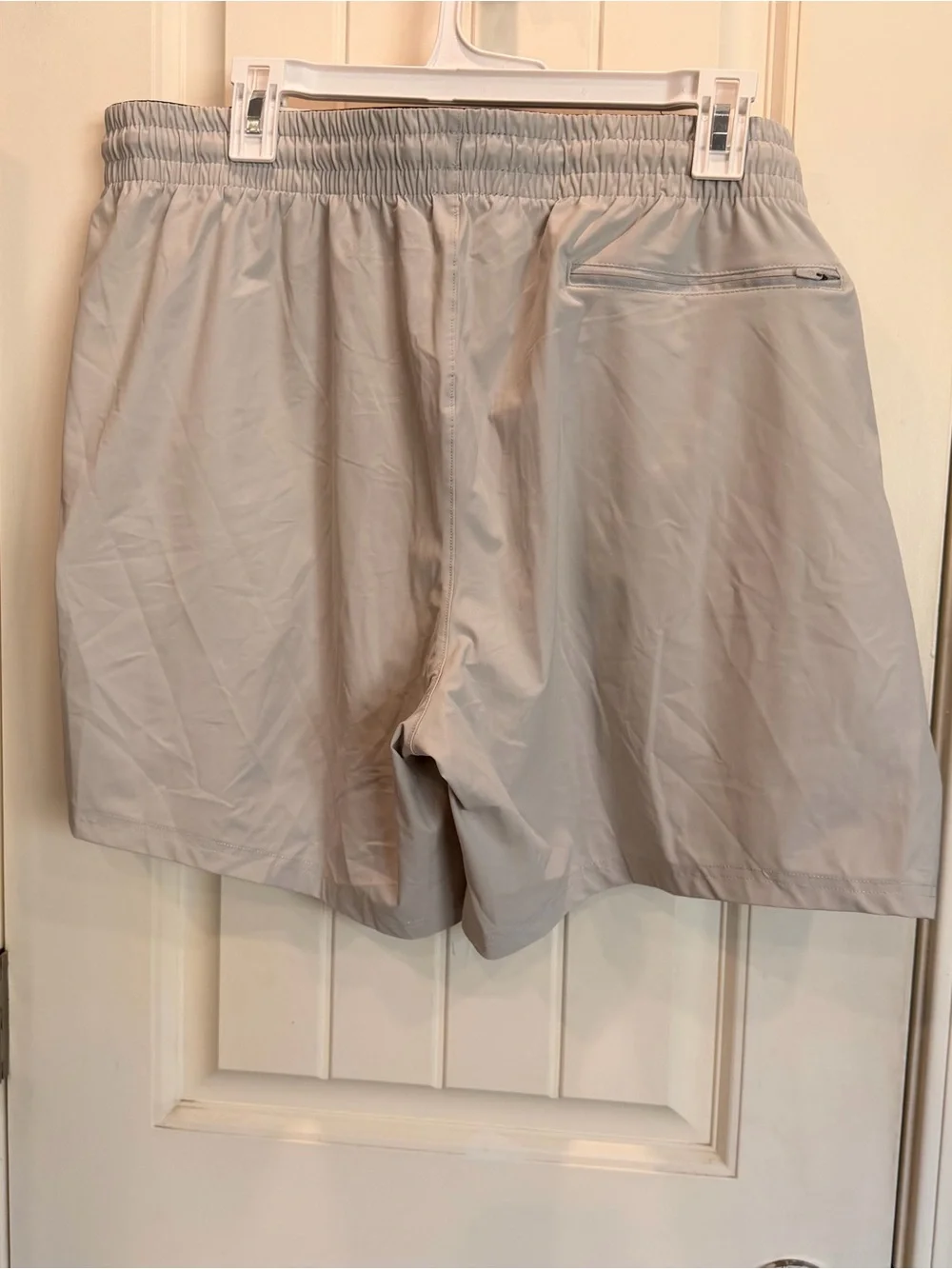 Outdoor Voices Men’s Relay Shorts XXL Gray 7” Inseam NWT Zip Pocket
